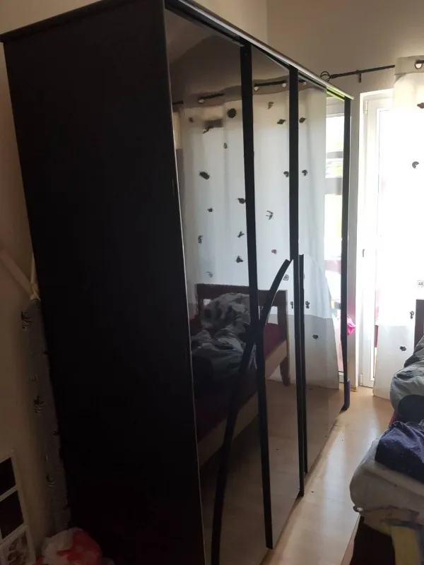 Crni visoki sjaj orman od simpa