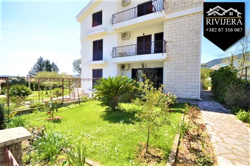 Veoma lijepa kuca sa apartmanima Bijela