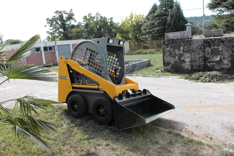 Utovarivač bager Veper model S40 (skid steer loader)