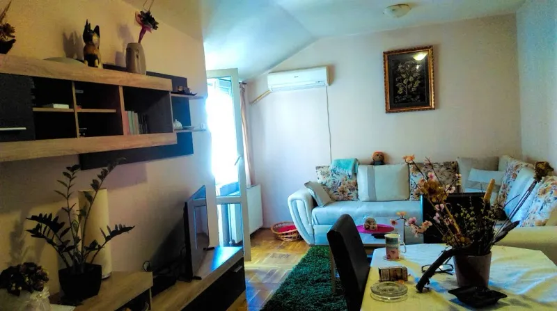 novi sad,troiposoban stan,top lokacija