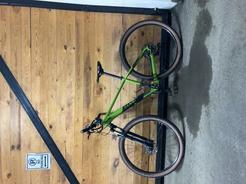 Profesionalni MTB Cube biciklo