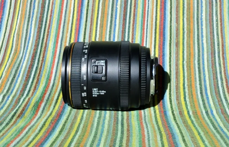 Sigma 70 mm F2.8 EX DG Macro Objektiv za Nikon