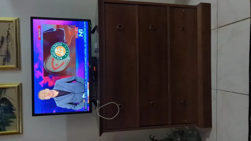 Prodajem televizor Vox 32'