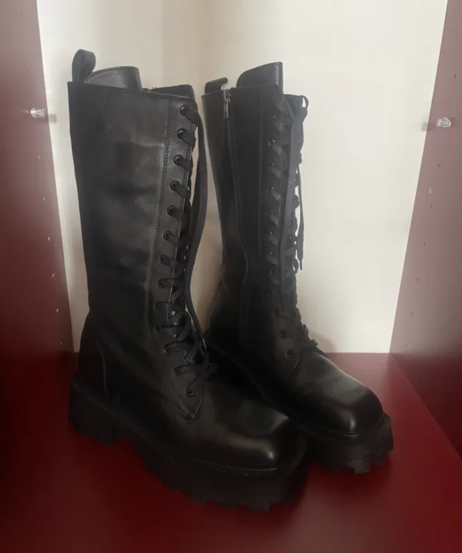 Prodajem cizme*nove”br.40*110€