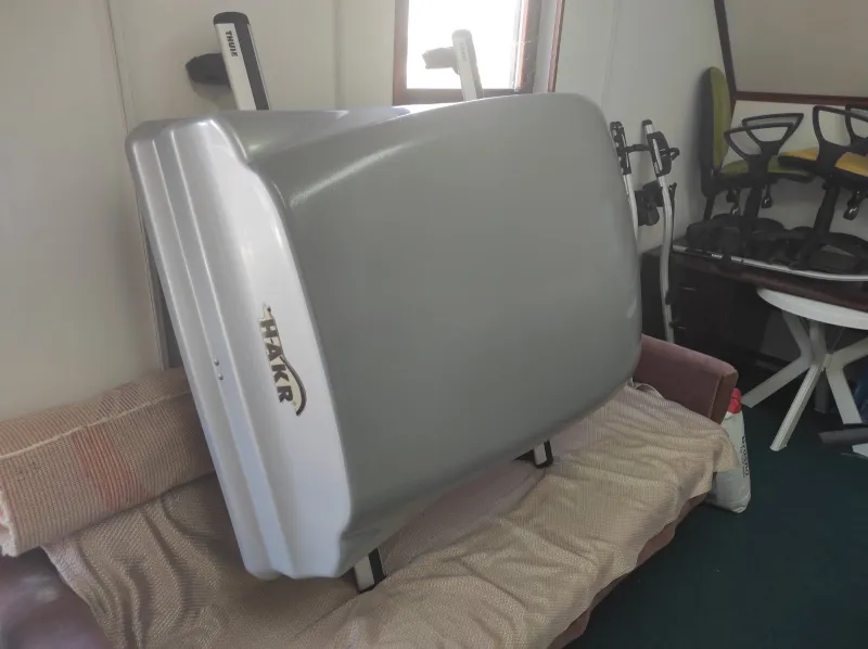 Krovni kofer HAKR 350 litara