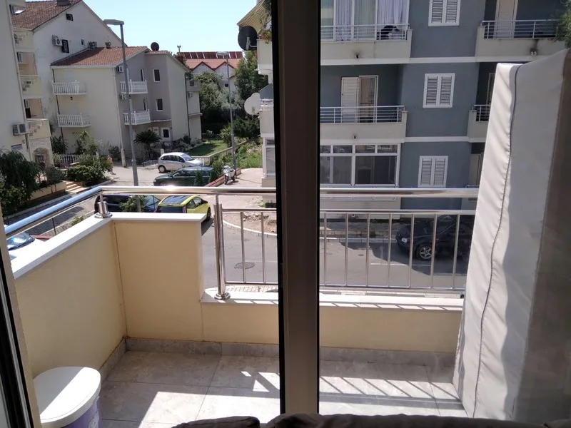 2-soban stan u Budvi, Rozino