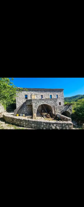 Ljubotinj (Cetinje), kuća i zemljište