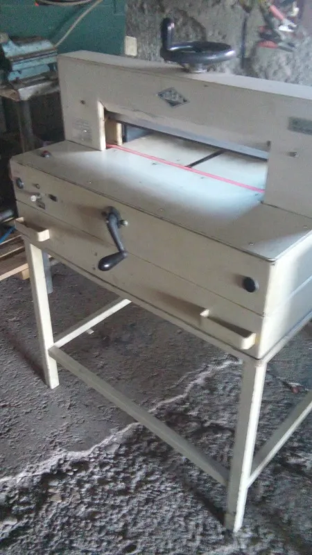 Graficki elektricni noz Ideal 52