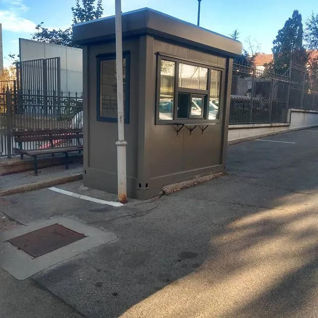 Argus PORTIRNICE sa ukrasnom atikom