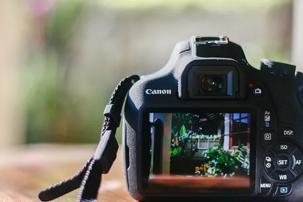 FOTOAPARAT CANON EOS 1200