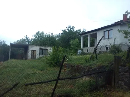 Beograd-Mladenovac plac i kuca 200m2 na prodaju-povoljno
