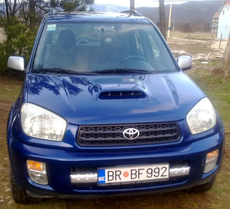 PRODAJEM TOYOTU RAV 4 D-D4