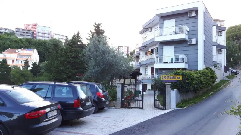 Izdajem apartmane u Ulcinju