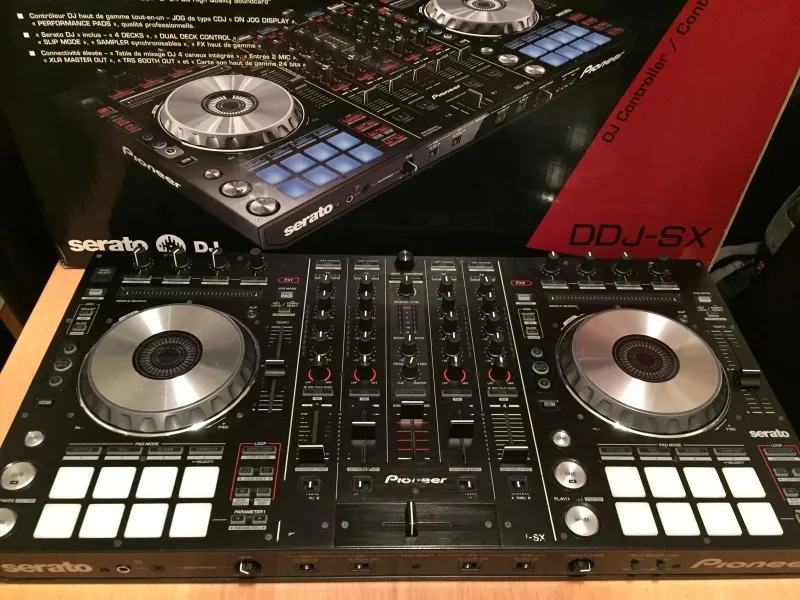 prodaju Pioneer DDJ-SX DJ Controller.... 450€/Pioneer DDJ SX2...600€