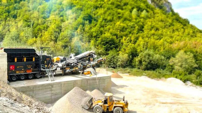 FABO PRO 150 Mobilna drobilica-separacija 250-350 T/S