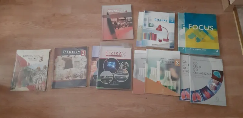 Komplet knjiga za 3. razred gimnazije