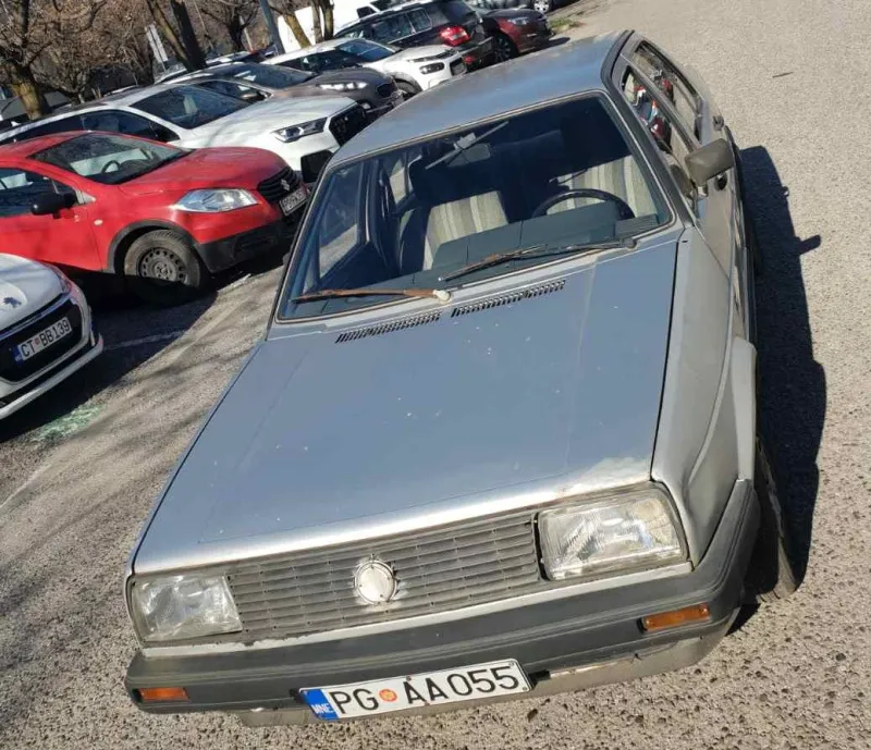Prodajem volkswagen jetta 1,6 TD polovan, ispravan, registrovan, u dobrom stanju