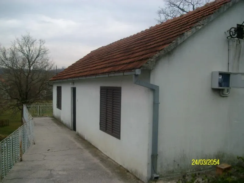 prodajem kucu 