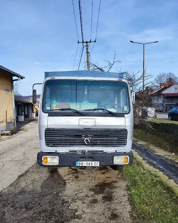 Mercedes 1213 sa atestiranom rampom