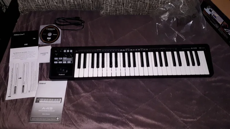 Roland A49 (MIDI kontroler / USB klavijatura)