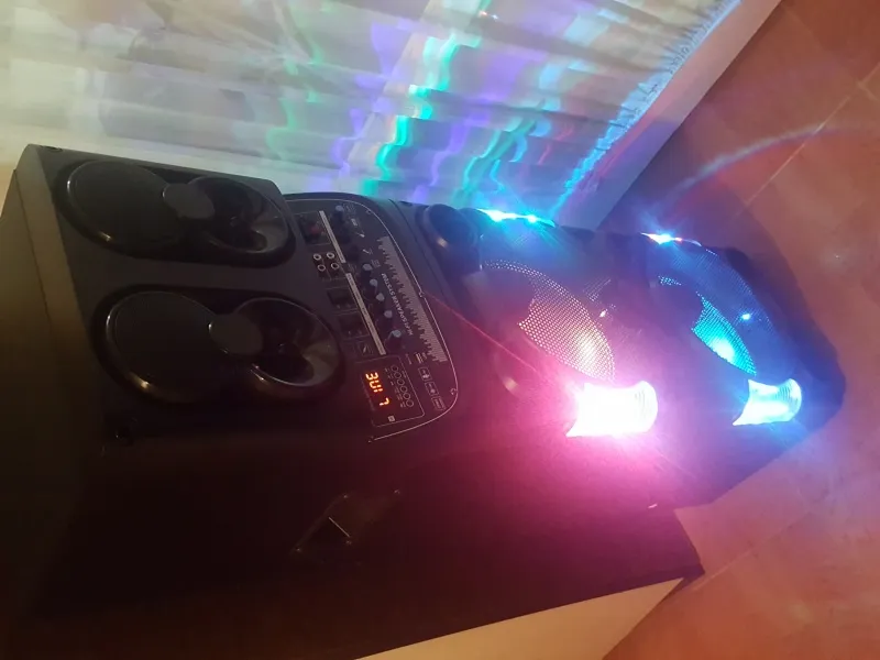 Bluetooth (i Radio) Zvucnik 160w