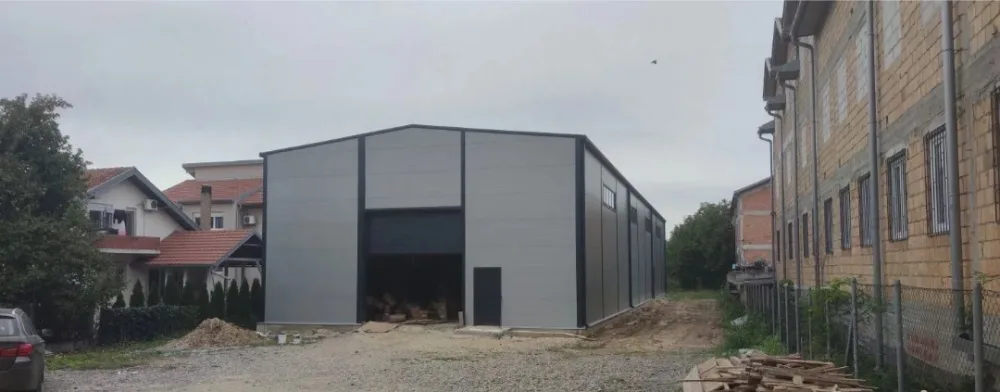 Izdajem se hala na početku Ledina uz glavni put
